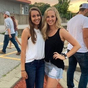 Meet your Posher, Abbie